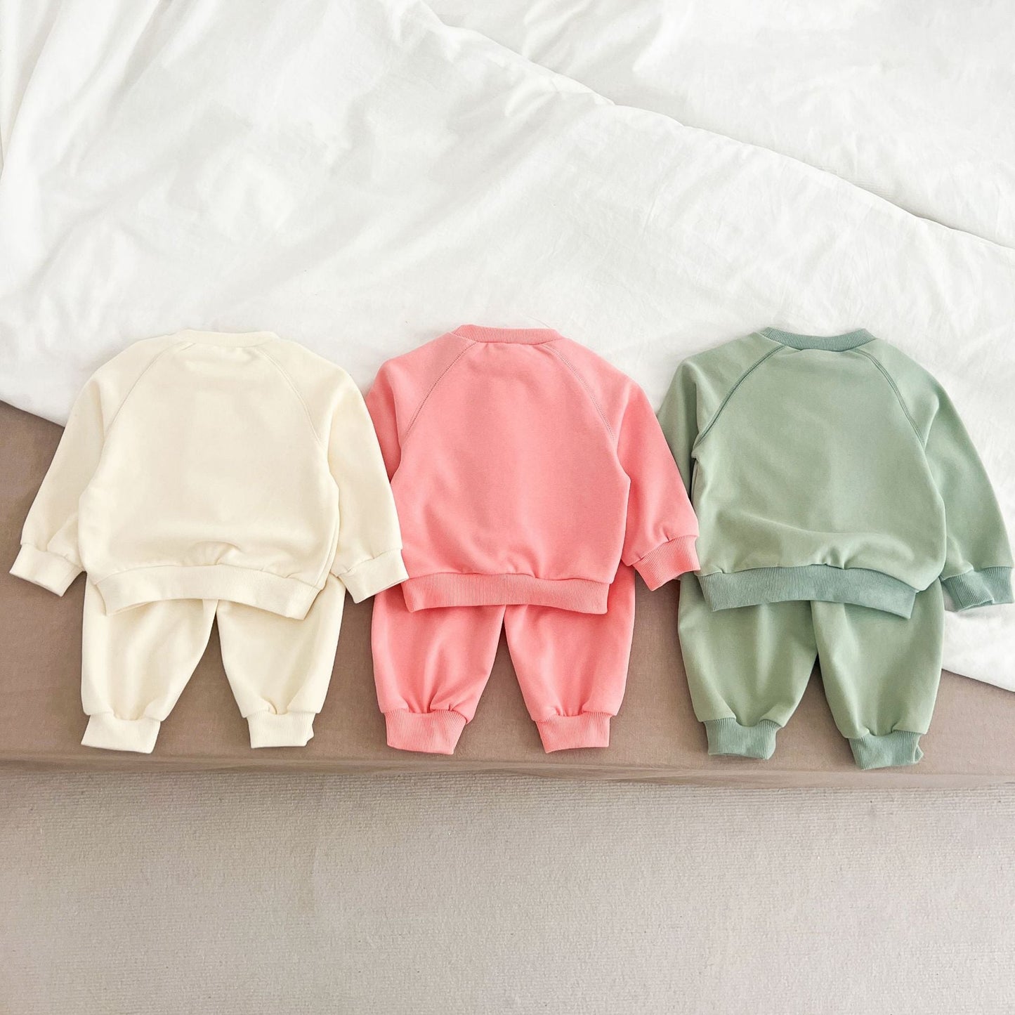 Spring and Autumn Kids Unisex Cute Cartoon Pattern Long Sleeves Top Pullover and Pants clothing Set