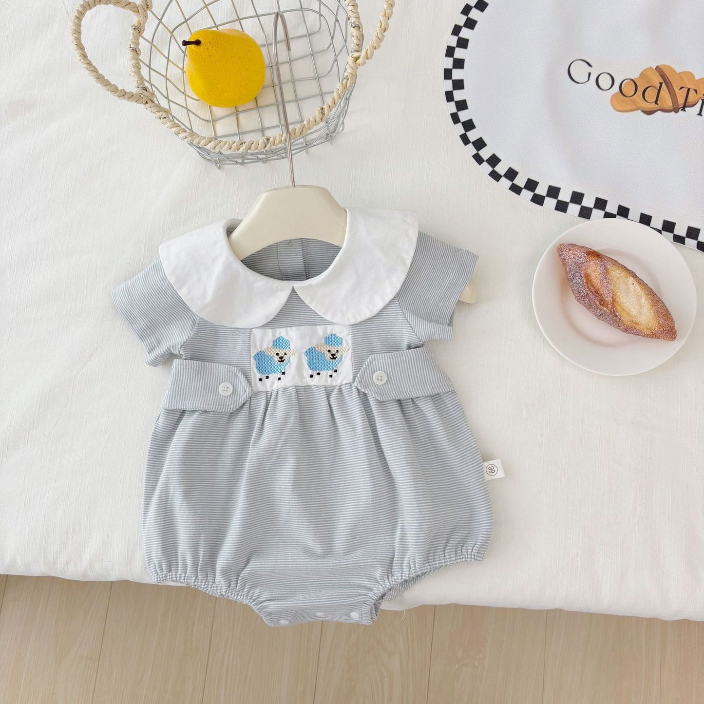 Summer Arrival Baby Girls Cute Short Sleeves Animals Embroidered Pattern Onesies with Peter Pan Collar